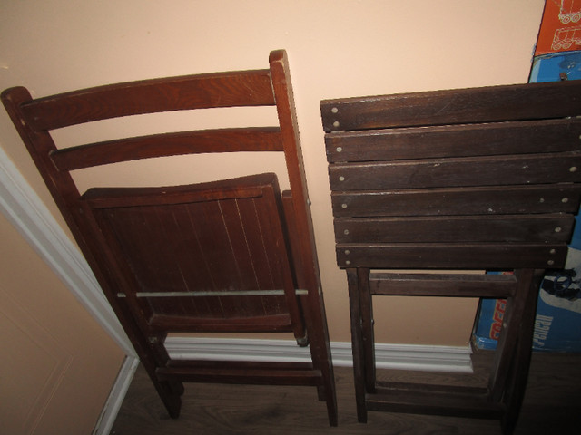chaise pliante avec table de bois pliante intérieur- extérieur ! in Other Tables in Laval / North Shore - Image 2
