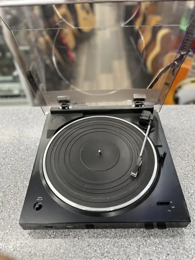 Denon DP-200USB Turntable in Stereo Systems & Home Theatre in City of Toronto - Image 3