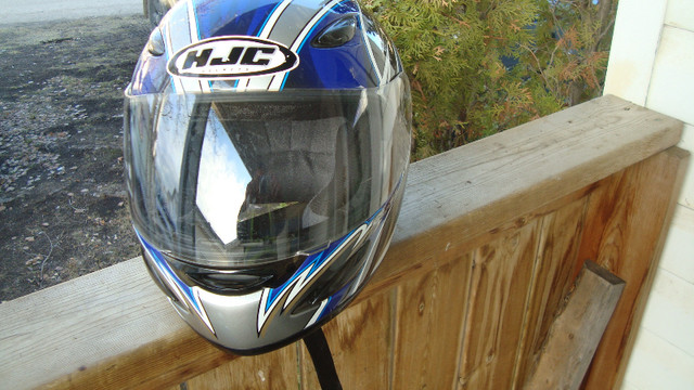 hjc full face helmet size large excellent shape in Motorcycle Parts & Accessories in Saint John