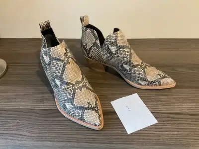 Chaussure bottillons gr 7 femme, View more