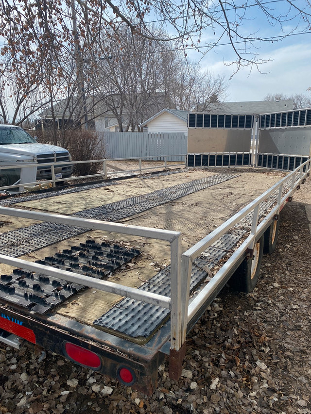 22ft majestik 4 place sled trailer in Other in Regina - Image 3