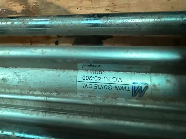 Pneumatic cylinder, new, Mindman twin guide cyl MGT2U -40-20063373409455491122