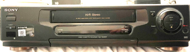 Sony 4 Head Hi-Fi Stereo VHS VCR $10 - AS IS/For Parts - solid in General Electronics in City of Toronto
