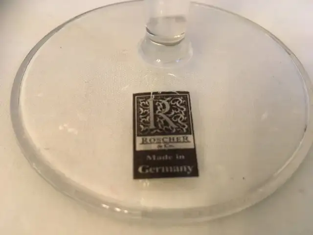 8 Verres Vin de Crystal Roscher8 Crystal Wine Glasses in Kitchen & Dining Wares in City of Montréal - Image 3