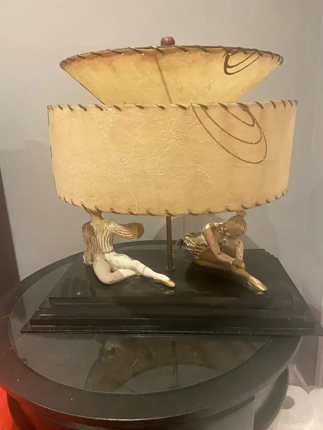 Vintage Lady Lamp in Indoor Lighting & Fans in City of Toronto - Image 2