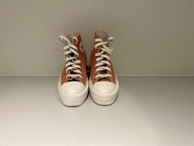 Converse women’s shoes size 6-7 peach glitter in Women's - Shoes in Oakville / Halton Region - Image 2