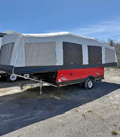lightweight, easy-to-tow camper that will last forever. This 2018 Quicksilver Lite is in fantastic s...