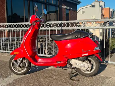2007 Vespa LX 50 Dragon Red I have for sale an excellent-condition 2007 Vespa LX 50 in Dragon Red. T...