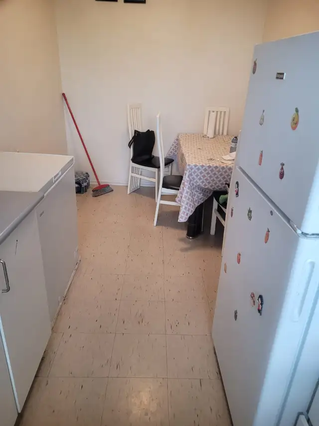 A private room for rent in a two bedroom apartment in Room Rentals & Roommates in City of Toronto - Image 7