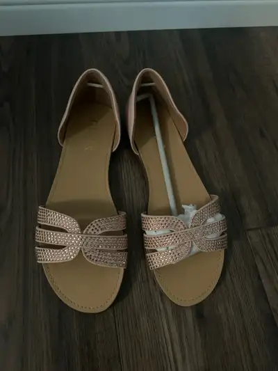 Pink Guess Sandals - size 7.5, View more