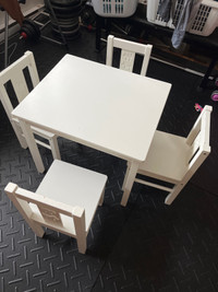 Table blanche 4 chaises pour enfant
