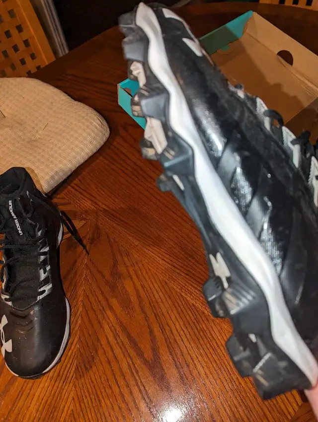football shoes in Football in Oshawa / Durham Region - Image 4