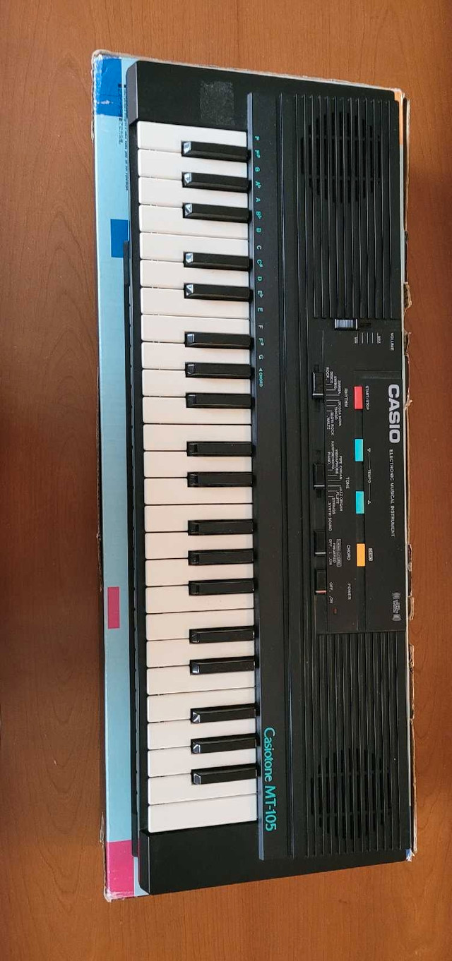 (SOLD)Casiotone MT-105 Casio Electronic Keyboard Like New in Box in Pianos & Keyboards in Regina - Image 4