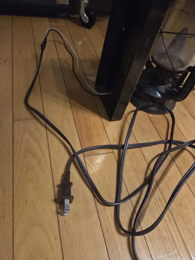 Vintage Lantern Lamp in Indoor Lighting & Fans in City of Toronto - Image 8