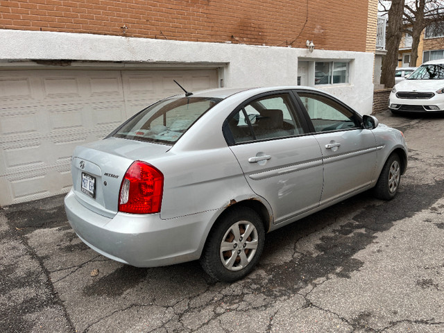 Hyundai Accent 2010 - 80 000 km dans Autos et camions  à Ville de Montréal - Image 3