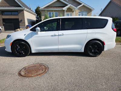 Chrysler Pacifica Hybrid 2022 Limited