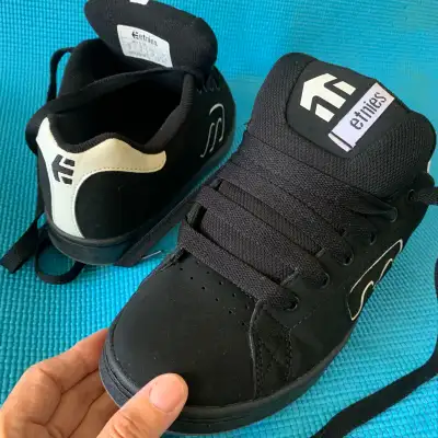 Size 7 men’s (unisex) Etnies Callicut skate shoes, View more