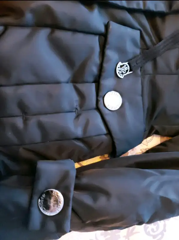 Moncler down winter coat value 4000$ like NEW in Clothing in City of Montréal - Image 6