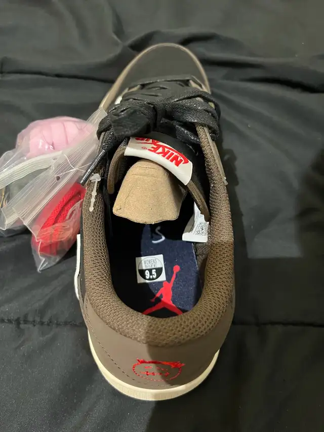travis scott air jordan 1 low in Men's Shoes in Mississauga / Peel Region - Image 8