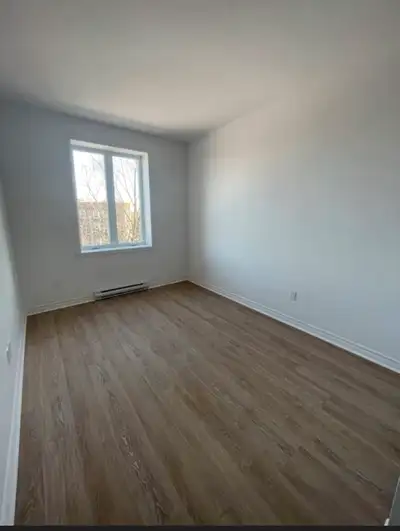 Private Room for Rent NDG/Westmount (Females only for July 1st)