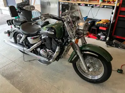 1999 Honda vt1100c3 Aero… very nice condition and very well cared for… asking $4,400