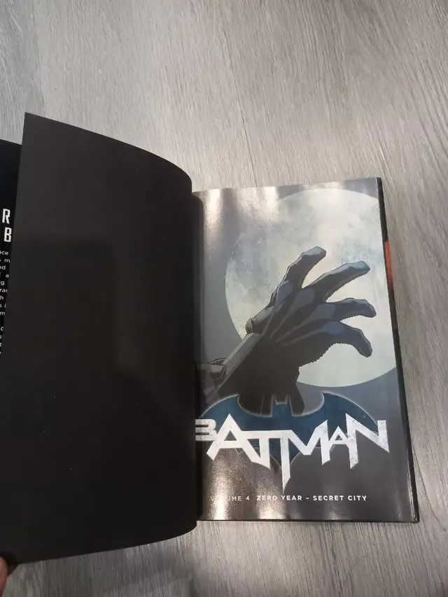 Batman Graphic Novels in Comics & Graphic Novels in Hamilton - Image 4