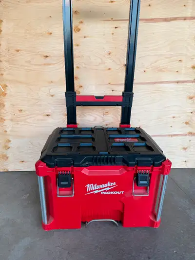 Milwaukee Packout 22” Rolling Toolbox
