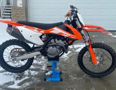 Selling a 2017 KTM 250cc 4-stroke Racing Edition. This bike is electric start, has low hours (about...