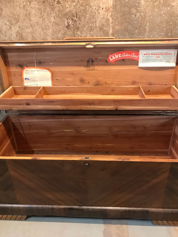 1939 Lane Cedar Chest in Arts & Collectibles in Charlottetown - Image 2