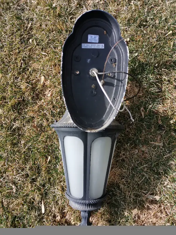 Outdoor wall light in Outdoor Lighting in Calgary - Image 3