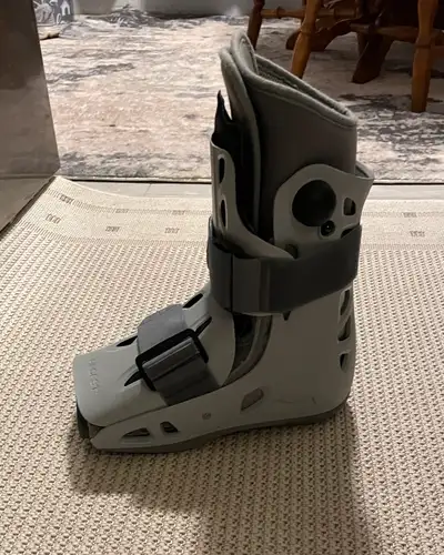 Lightweight Walking Cast by Aircast, View more