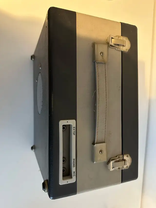 La Petite TR-101 vintage reel to reel tape recorder in Stereo Systems & Home Theatre in City of Toronto - Image 4