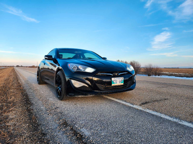 2014 Hyundai Genesis Coupe Manual in Cars & Trucks in Winnipeg