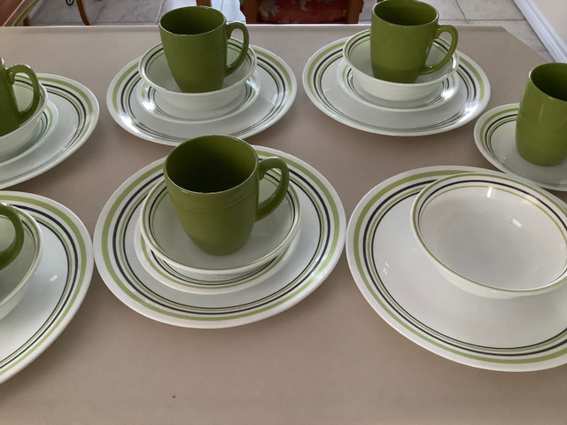 Set de vaisselles  dans Vaisselle et articles de cuisine  à Laval/Rive Nord - Image 3