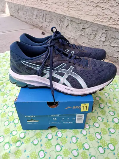 Running Shoes Asics Woman Size 10-11, View more