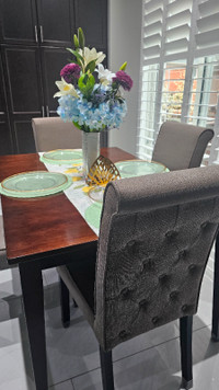 Beautiful Dinning Table With Chairs