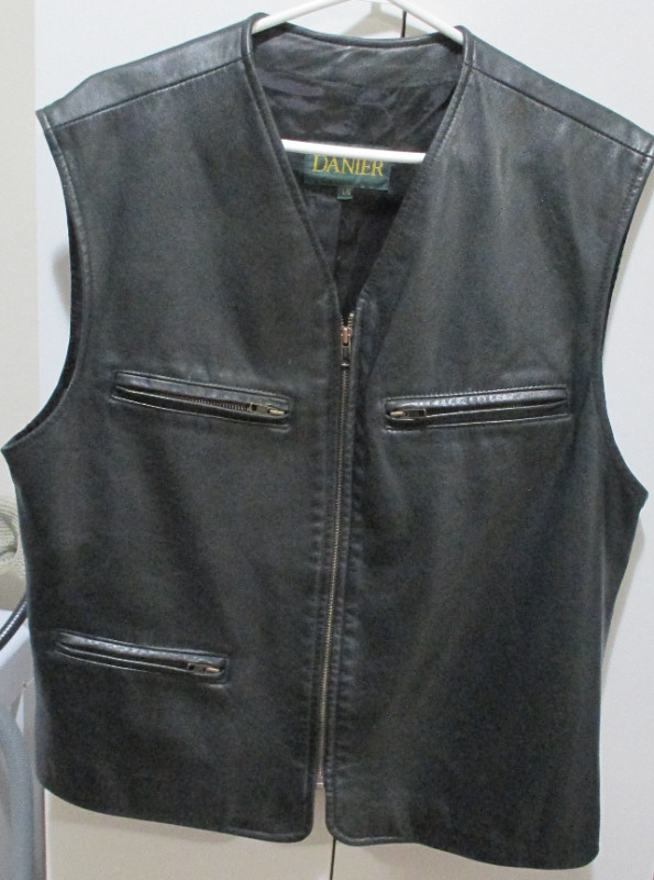 Leather Vest - Men's Large Size - Made by Danier in Men's in Parksville / Qualicum Beach