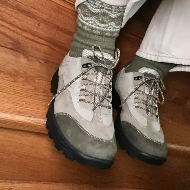 NWT orthopedic Hiking shoes. Women’s wide shoes  size 10w in Women's - Shoes in Oshawa / Durham Region - Image 8