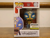 Funko POP! WWE - Rey Mysterio (Glows In The Dark) 