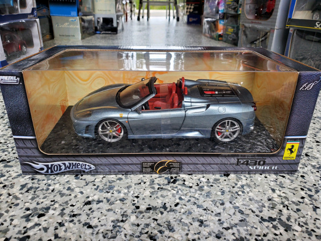 1:18 Diecast Hot Wheels Exclusive Ferrari F430 Spider Grey in Arts & Collectibles in Kawartha Lakes - Image 2