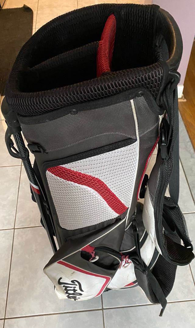 Titleist Golf Bag in Golf in Mississauga / Peel Region - Image 3