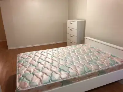 A large room available for August 1st in Orleans