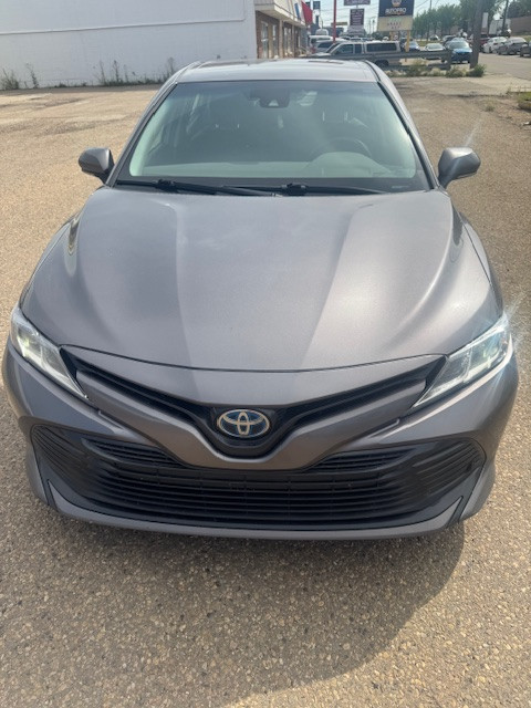 2020 TOYOTA CAMRY HYBRID LE  $24,000 NO GST in Cars & Trucks in St. Albert - Image 3