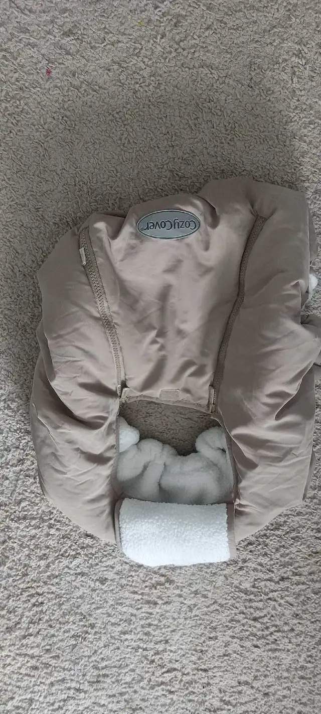 Cozy Cover Infant Car Seat Cover in Strollers, Carriers & Car Seats in Edmonton - Image 3