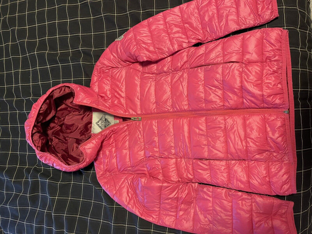 Women’s water resistant light weight Hooded Puffer Jacket in Women's - Tops & Outerwear in Strathcona County