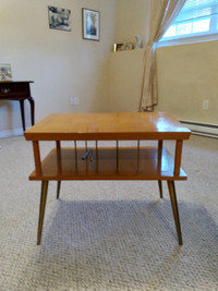 RETRO 1960'S END TABLE