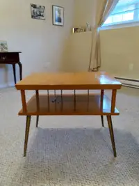 RETRO 1960'S END TABLE