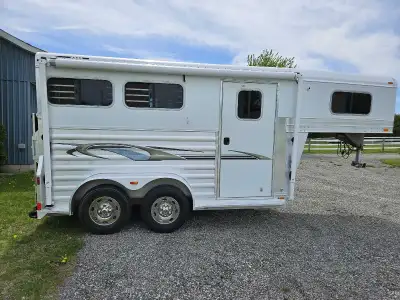 2013 4-Star 2 Horse Slant Load Gooseneck Trailer, View more
