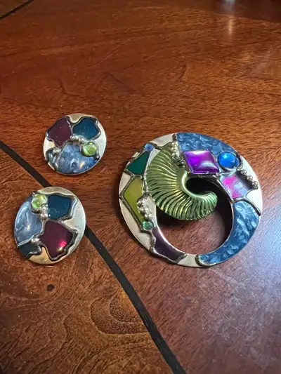 Vintage 1980’s brooch and matching earrings $5, View more