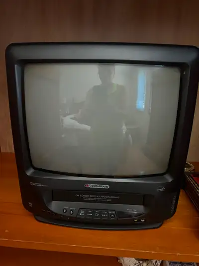 13” Durbrand CRT TV VCR Combo Retro Gaming AV Input - TESTED$200, View more
